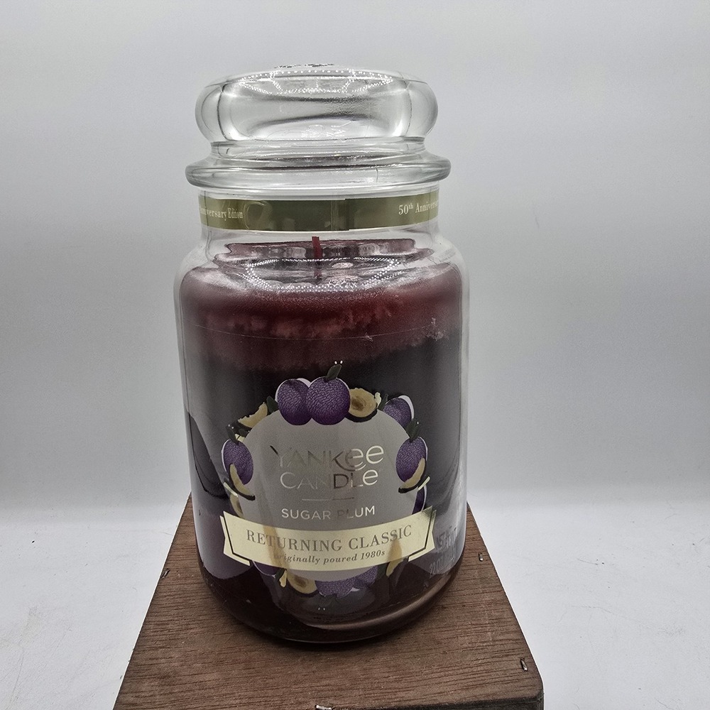 New Yankee Candle Sugar Plum 22oz Large Jar Housewarmer Returning Classic